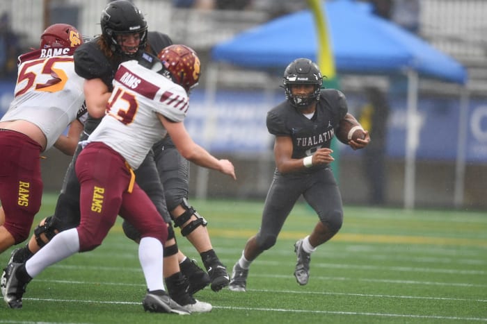 Tualatin.Central-Catholic.6A-football-final.Leon-Neuschwander.35
